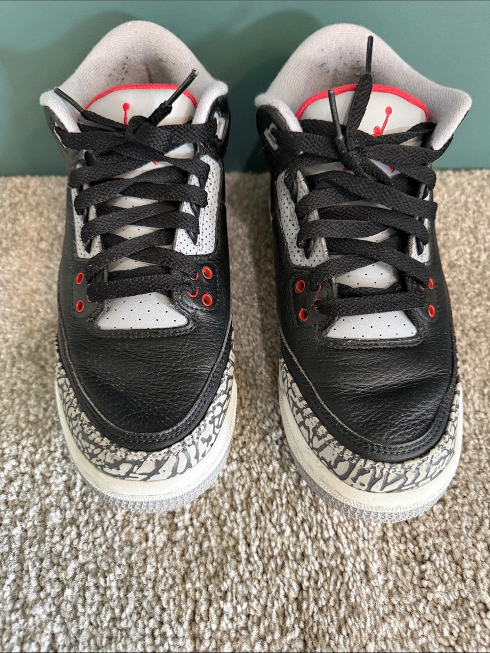 Air Jordan 3 Retro Cement Sneakers Boys Sz. 6